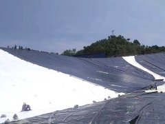 沼氣池土工膜鋪設(shè)過(guò)程中該如何節(jié)約材料？