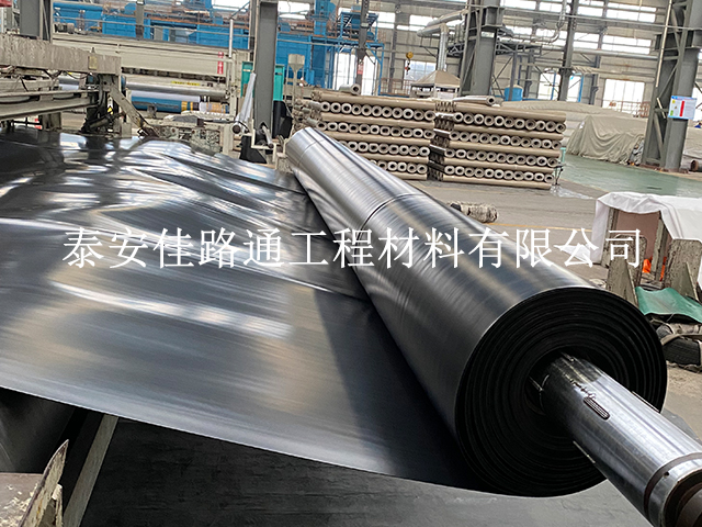 防滲土工膜施工中如何及時(shí)修復(fù)破損情況？