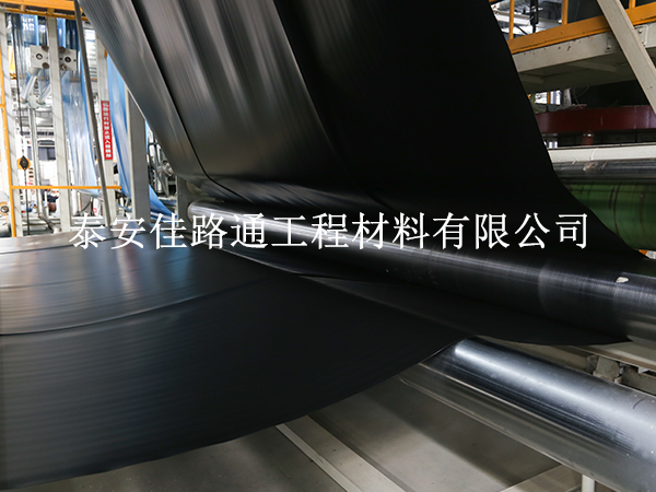 如何采用有效方法延緩沼氣池防滲膜氧化？