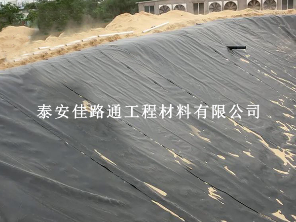 垃圾填埋場防滲膜斜坡鋪設(shè):關(guān)鍵注意事項與創(chuàng)新視角 垃圾填埋場防滲膜斜坡鋪設(shè):關(guān)鍵注意事項與創(chuàng)新視角