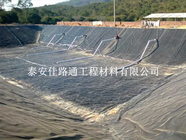 防滲土工膜施工：精準對接環(huán)境需求，共筑綠色屏障