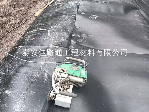 蓄水池防滲膜冬季施工不踩坑，這些專業(yè)技巧要掌握