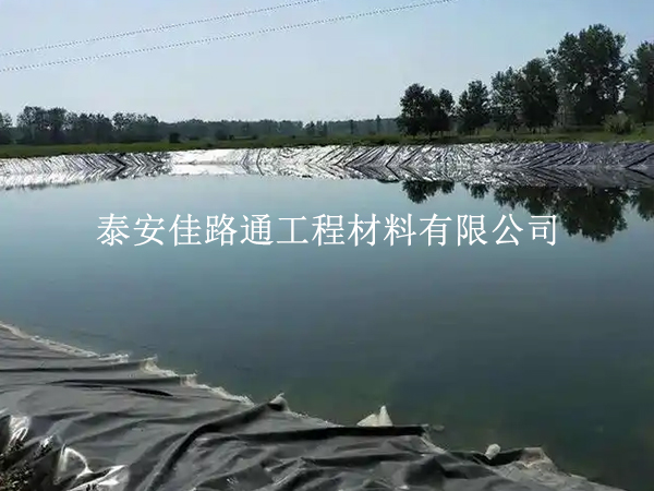 延長人工湖防滲膜使用壽命：科學(xué)養(yǎng)護(hù)技巧全解