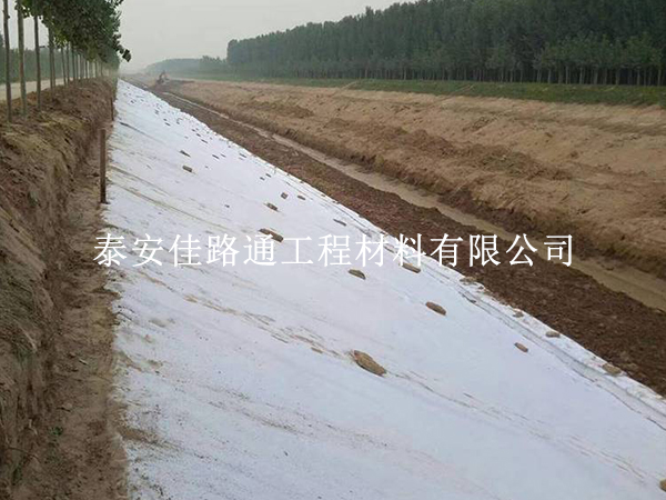 延長丙綸土工布使用壽命：掌握這些技巧，筑牢工程長效防護